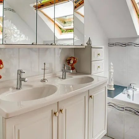 Family Escape With Pool Villa Filot