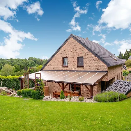 Family Escape With Pool