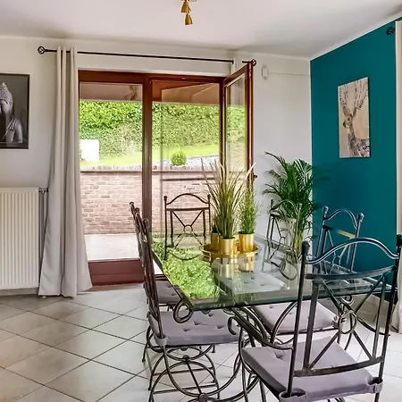 Family Escape With Pool Villa